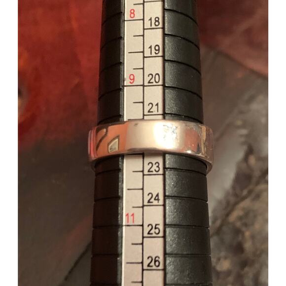 Whitney Kelly Sterling Silver and Mother of Pearl Ring Vintage - Picture 4 of 4